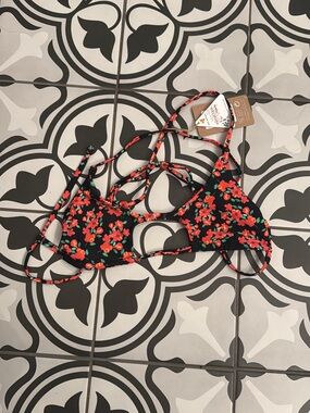 Berlook Strappy Bikini Top